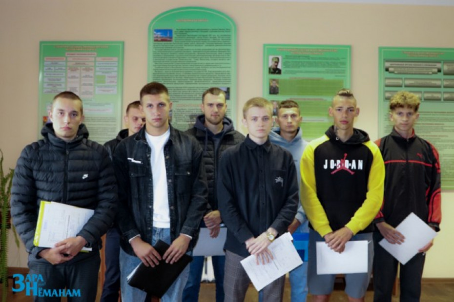 Служить готовы! Призывная комиссия Мостовского района принимает решение о призыве юношей на службу в Вооружённые Силы